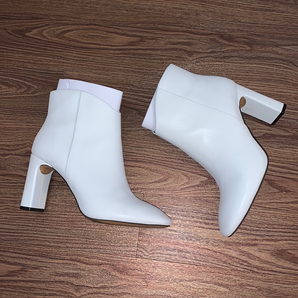 GAP Women’s White Bootie US 8.5